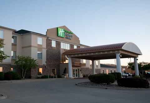 Exterior Holiday Inn Express & Suites BLOOMINGTON - NORMAL, an IHG Hotel