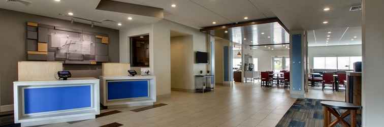 Lobby Holiday Inn Express & Suites LANCASTER EAST - STRASBURG, an IHG Hotel