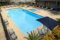 Swimming Pool Crowne Plaza SAN ANTONIO AIRPORT, an IHG Hotel