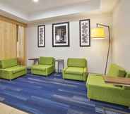 Lobby 6 Holiday Inn Express & Suites NILES, an IHG Hotel