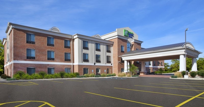 Exterior Holiday Inn Express & Suites NILES, an IHG Hotel