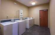 Accommodation Services 5 Holiday Inn Express & Suites EDMOND, an IHG Hotel