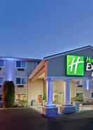 EXTERIOR_BUILDING Holiday Inn Express & Suites BURLINGTON, an IHG Hotel