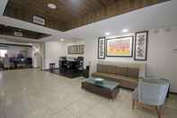 Lobby Holiday Inn Express & Suites GREENSBORO-EAST, an IHG Hotel