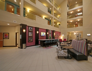 Lobby 2 Holiday Inn Express & Suites CHARLOTTE NORTH, an IHG Hotel