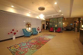 Lobby 4 Holiday Inn Express & Suites CHARLOTTE NORTH, an IHG Hotel