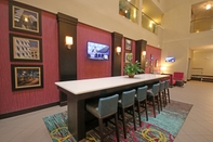 Bar, Cafe and Lounge Holiday Inn Express & Suites CHARLOTTE NORTH, an IHG Hotel