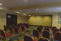 Functional Hall Holiday Inn Express PORTLAND EAST - TROUTDALE, an IHG Hotel