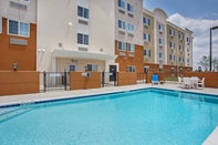 Swimming Pool Candlewood Suites FORT CAMPBELL - OAK GROVE