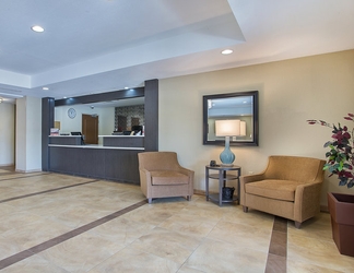 Lobby 2 Candlewood Suites FORT CAMPBELL - OAK GROVE