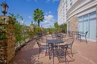 Common Space Holiday Inn & Suites COLLEGE STATION-AGGIELAND, an IHG Hotel