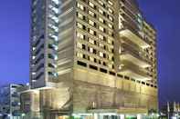 Exterior Holiday Inn NEW DELHI MAYUR VIHAR NOIDA, an IHG Hotel