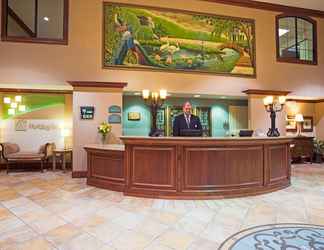 Lobby 2 Holiday Inn & Suites MINNEAPOLIS - LAKEVILLE, an IHG Hotel