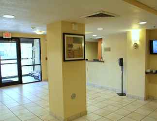 Lobby 2 Candlewood Suites INDIANAPOLIS DWTN MEDICAL DIST