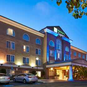 We are only 10 miles from the beautiful La Jolla shores1Holiday Inn Express & Suites SAN DIEGO-SORRENTO VALLEY by IHG, an IHG Hotel,圣地牙哥县飯店