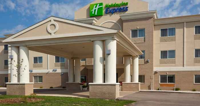 Bangunan Holiday Inn Express DEVILS LAKE, an IHG Hotel