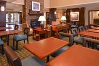 Lobby Staybridge Suites INDIANAPOLIS-AIRPORT, an IHG Hotel