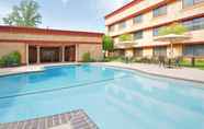 Swimming Pool 3 Holiday Inn SACRAMENTO RANCHO CORDOVA, an IHG Hotel