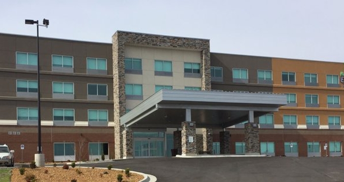 ภายนอกอาคาร Holiday Inn Express & Suites DANVILLE, an IHG Hotel