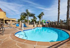 游泳池 6 Holiday Inn Express SAN DIEGO SOUTH-NATIONAL CITY by IHG, an IHG Hotel