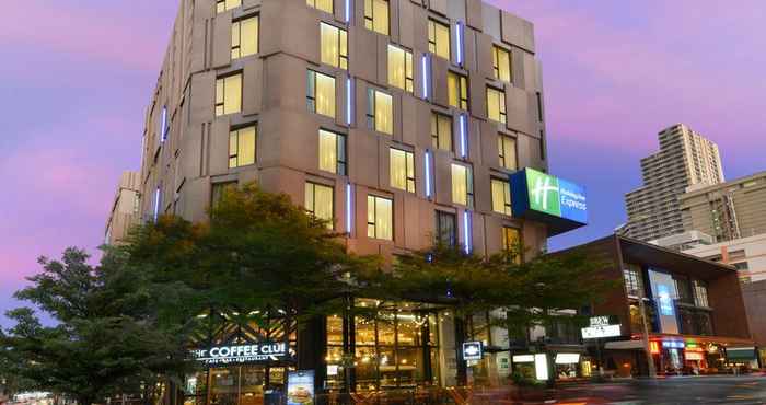 Bên ngoài Holiday Inn Express BANGKOK SUKHUMVIT 11, an IHG Hotel