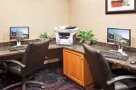 Functional Hall Holiday Inn & Suites GRAND JUNCTION-AIRPORT, an IHG Hotel
