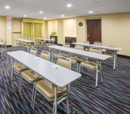 Functional Hall 4 Holiday Inn Express & Suites ASHLAND, an IHG Hotel