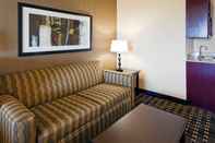 Common Space Holiday Inn Express & Suites ENNIS, an IHG Hotel