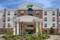 ภายนอกอาคาร Holiday Inn Express & Suites ENNIS, an IHG Hotel