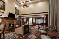 Bar, Kafe, dan Lounge Staybridge Suites TULSA-WOODLAND HILLS, an IHG Hotel