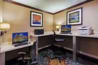 Functional Hall Staybridge Suites TULSA-WOODLAND HILLS, an IHG Hotel