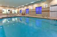 Swimming Pool Holiday Inn Express & Suites GRANTS - MILAN, an IHG Hotel