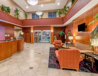 Lobi 2 Holiday Inn & Suites GRAND JUNCTION-AIRPORT, an IHG Hotel