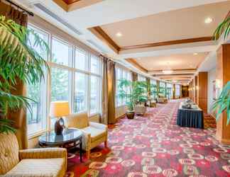 Lobby 2 Holiday Inn & Suites GRAND JUNCTION-AIRPORT, an IHG Hotel