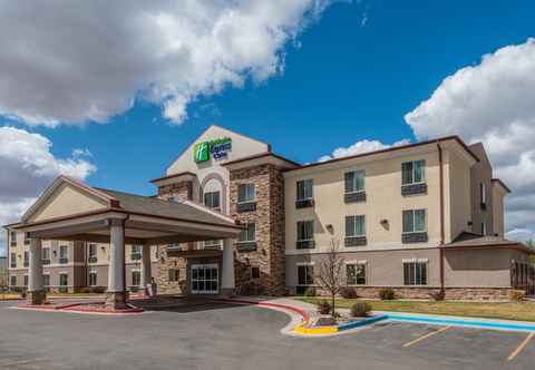 ภายนอกอาคาร Holiday Inn Express & Suites VERNAL - DINOSAURLAND, an IHG Hotel