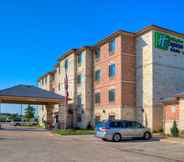 Bangunan 3 Holiday Inn Express & Suites GRANBURY, an IHG Hotel