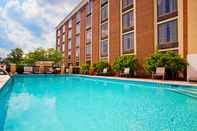 Swimming Pool Holiday Inn Express WINSTON-SALEM MEDICAL CTR AREA, an IHG Hotel