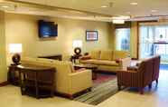 Lobi 3 Holiday Inn Express & Suites MONACA - CENTER TOWNSHIP, an IHG Hotel