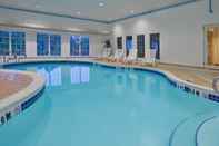 Swimming Pool Holiday Inn Express & Suites MONACA - CENTER TOWNSHIP, an IHG Hotel