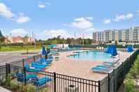 Swimming Pool Holiday Inn Express & Suites ORLANDO - LAKE BUENA VISTA, an IHG Hotel