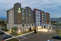 Bên ngoài Holiday Inn Express & Suites ORLANDO - LAKE BUENA VISTA, an IHG Hotel