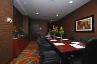 Functional Hall Holiday Inn Express & Suites GONZALES, an IHG Hotel