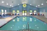Swimming Pool Holiday Inn Express & Suites BATESVILLE, an IHG Hotel