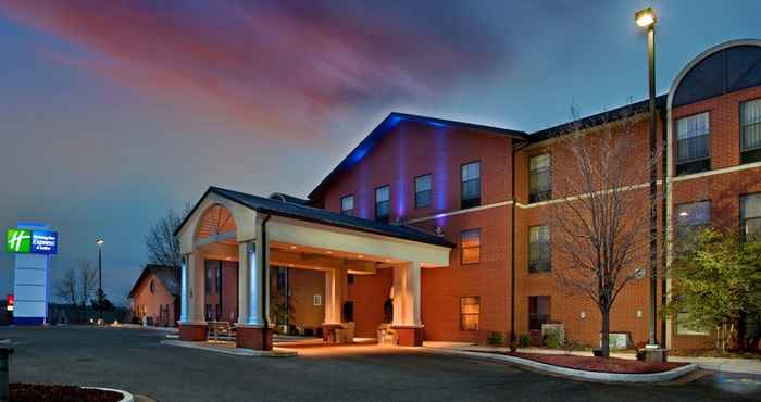 ภายนอกอาคาร Holiday Inn Express & Suites BATESVILLE, an IHG Hotel