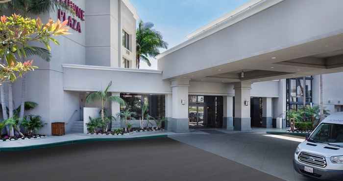 ภายนอกอาคาร Crowne Plaza COSTA MESA ORANGE COUNTY, an IHG Hotel