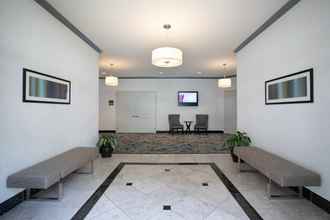 Lobby 4 Crowne Plaza COSTA MESA ORANGE COUNTY, an IHG Hotel