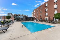 Swimming Pool Holiday Inn Express COLUMBUS DOWNTOWN, an IHG Hotel