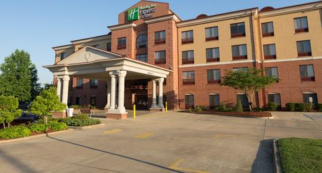 Bên ngoài 2 Holiday Inn Express & Suites CLINTON by IHG, an IHG Hotel