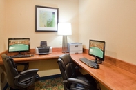 Sảnh chức năng Holiday Inn Express & Suites FREDERICKSBURG, an IHG Hotel