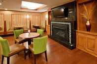 Bar, Cafe and Lounge Holiday Inn Express & Suites FREDERICKSBURG, an IHG Hotel